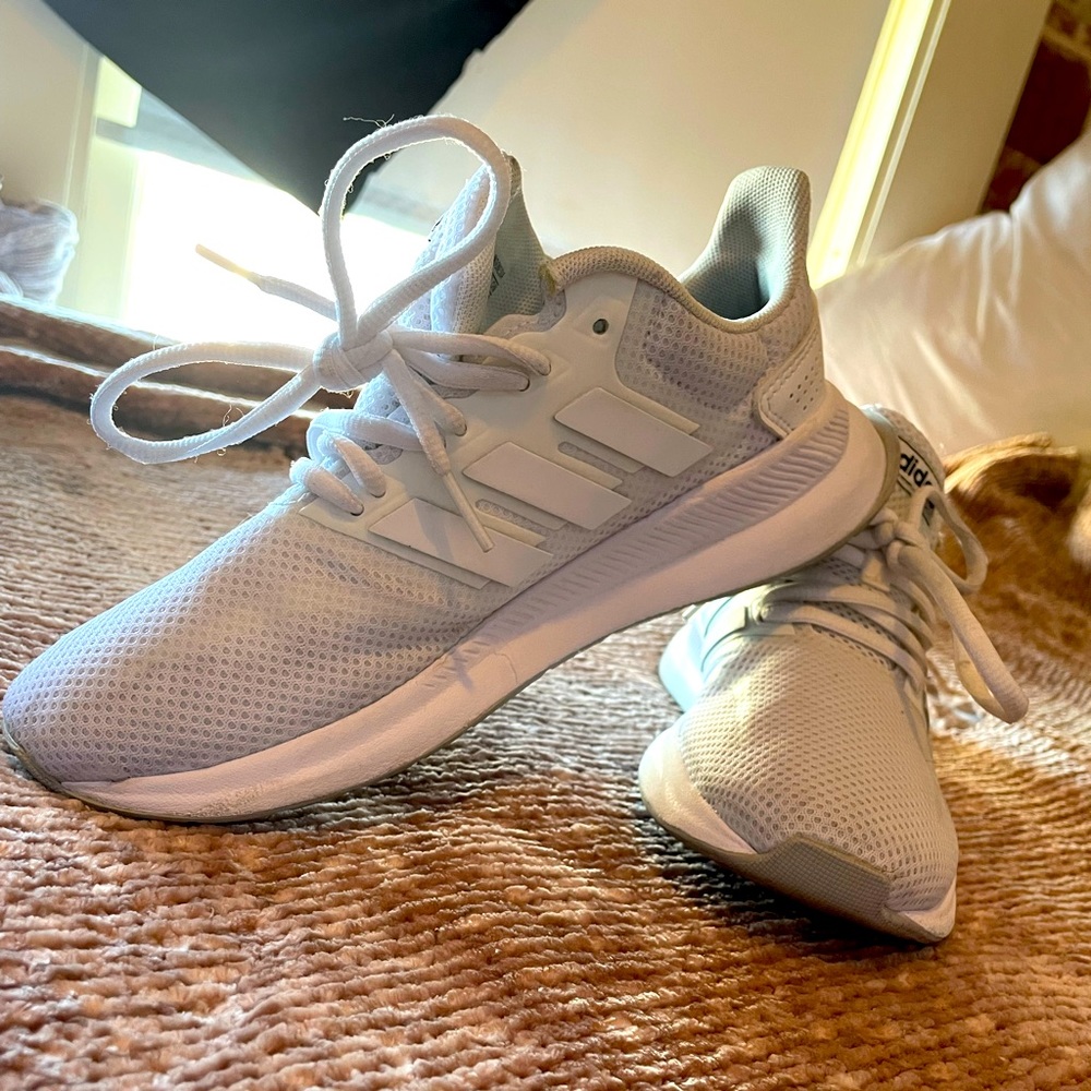 Youth boys Adidas - Like New
